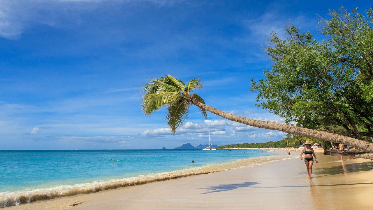 martinique-plage-antilles-la-rochelle-voyages