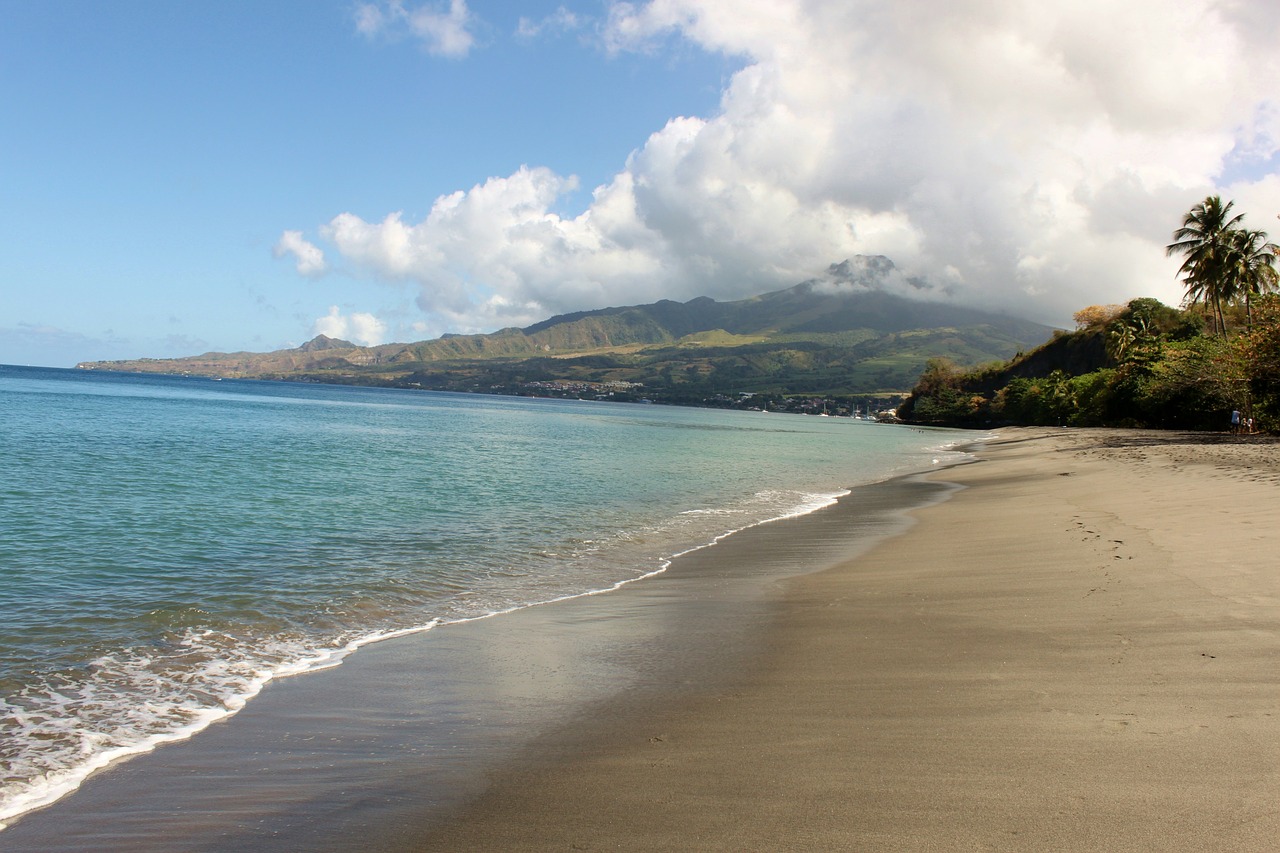 plage-martinique-la-rochelle-voyages