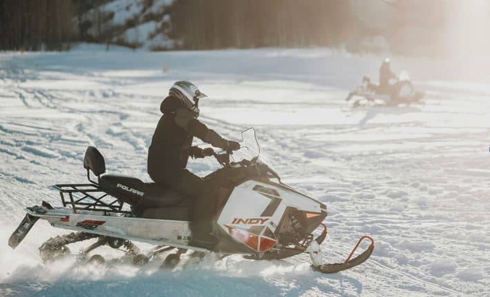 canada-hivers-circuit-moto-neige--la-rochelle-voyages