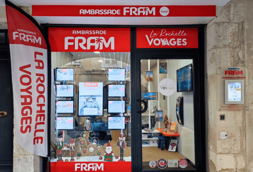 vitrine-ambassade-fram-la-rochelle-voyages