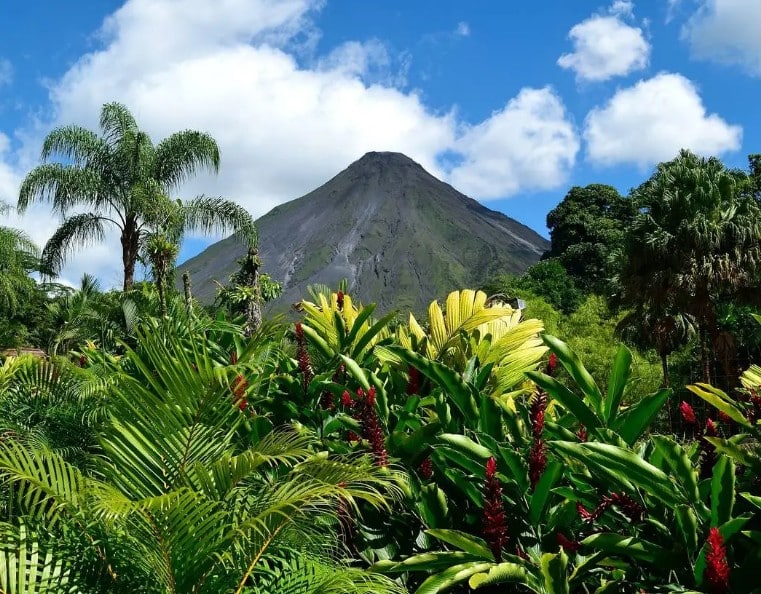 volcan-arenal-costa-rica-la-rochelle-voyages