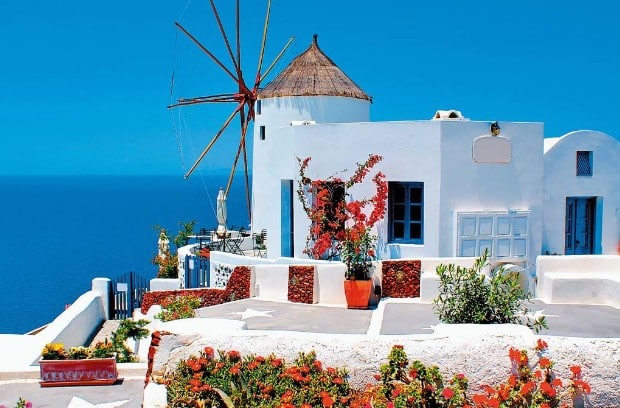 LA-ROCHELLE-VOYAGES-COMBINE-DANS-LES-CYCLADES-SANTORIN-ET-PAROS-MOULIN