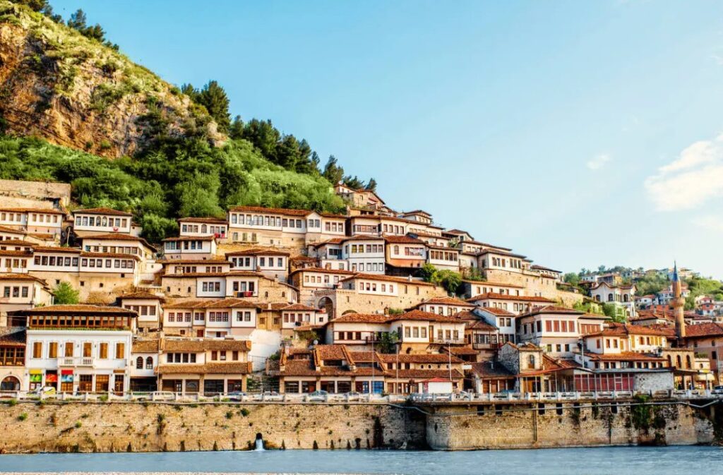 couleurs-d'-albanie-BERAT-la-rochelle-voyages
